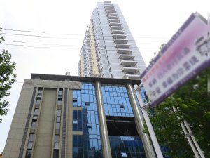 淮北濉溪萬潤東方銀座小區(qū)百葉窗、樓梯扶手定制